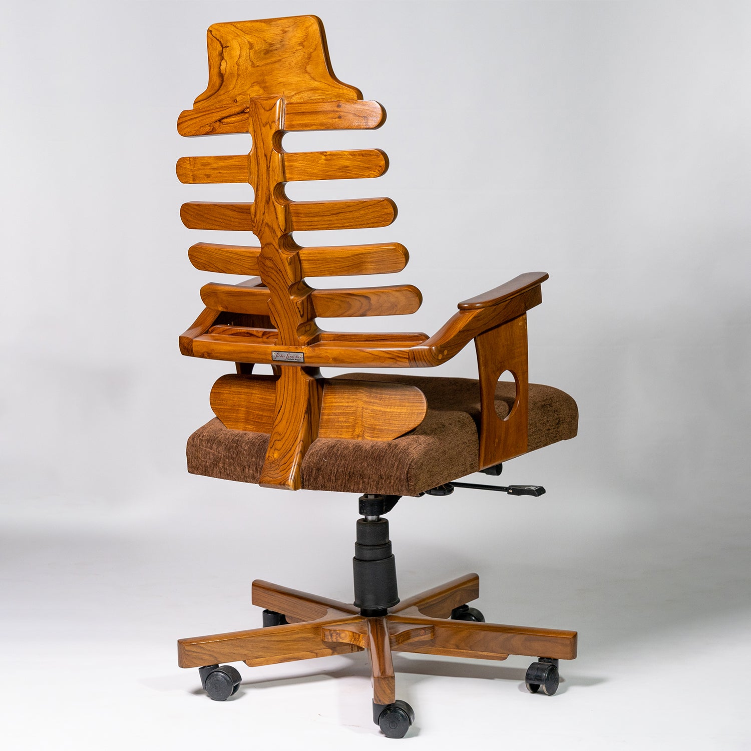 Back bone executive boss chair