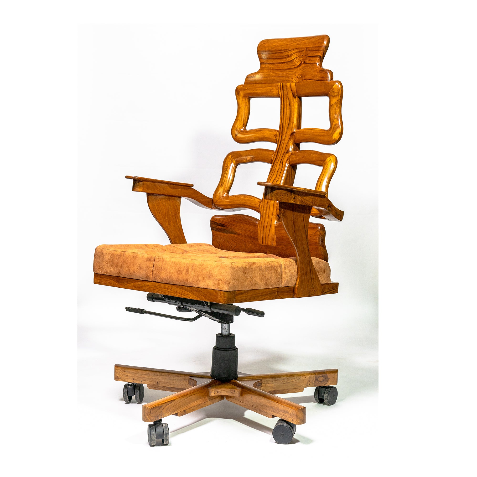 BACK BONE EXECUTIVE CHAIR 3