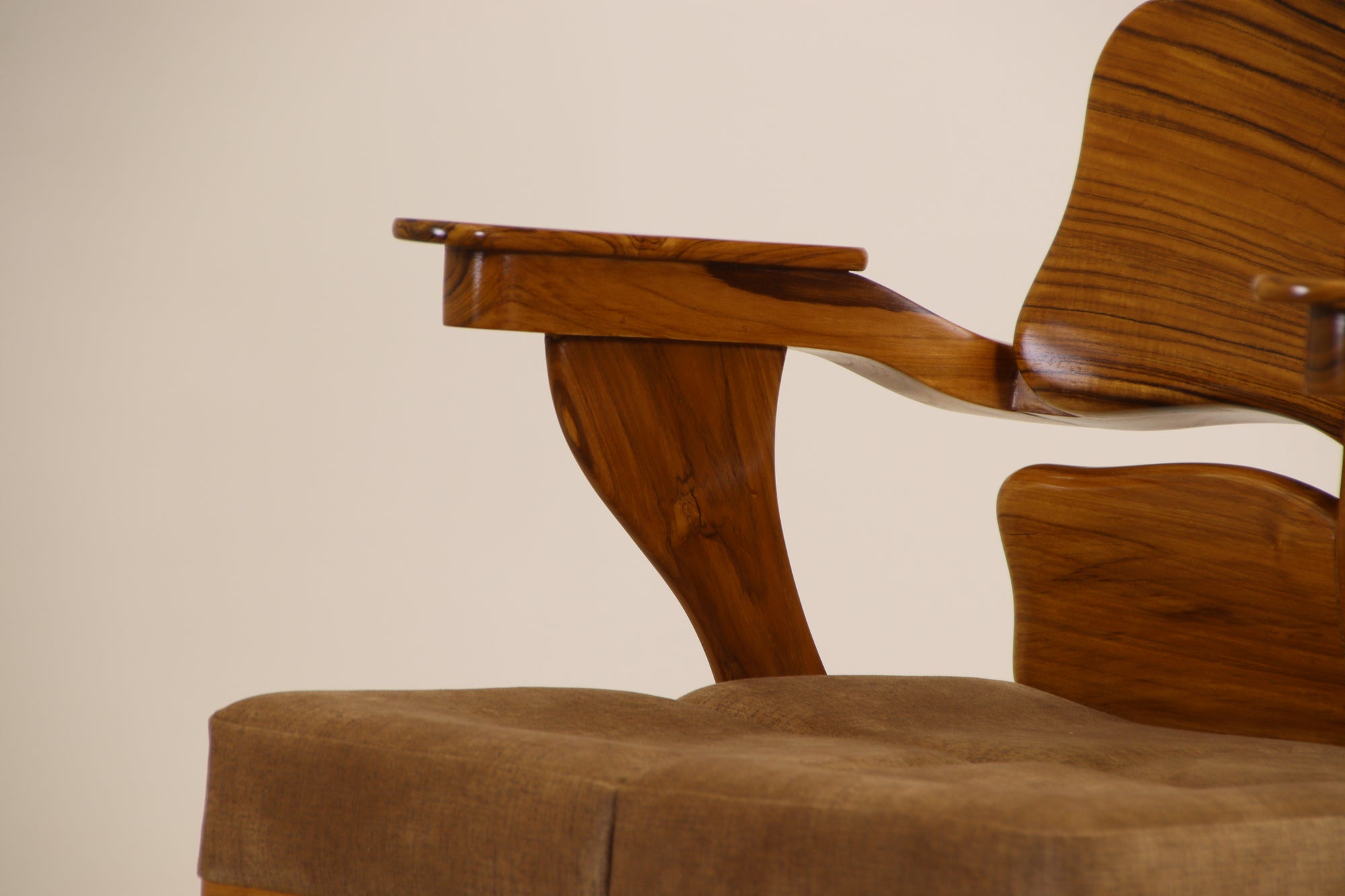 Back bone executive boss chair 2