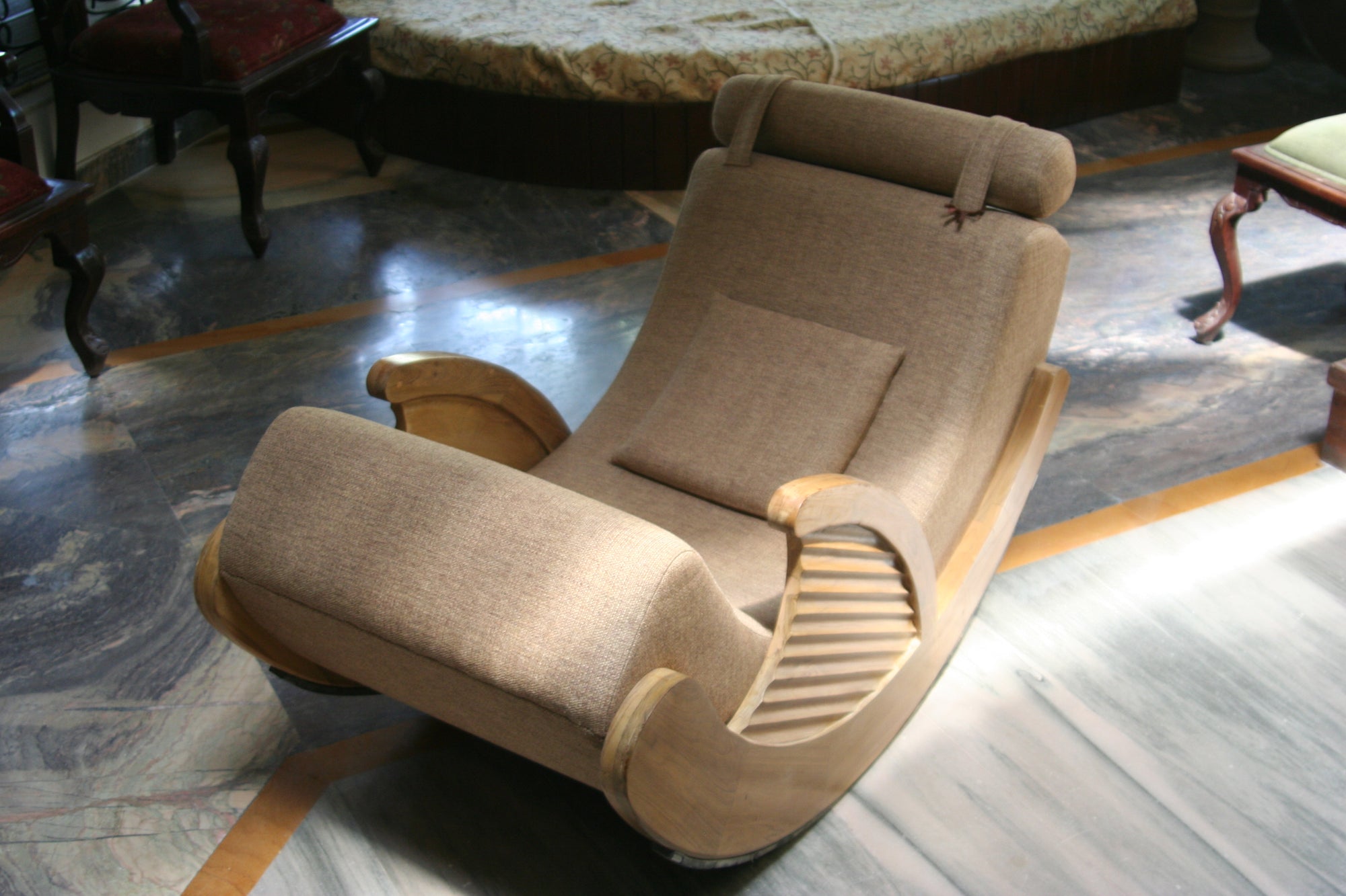 FISH FIN ROCKER